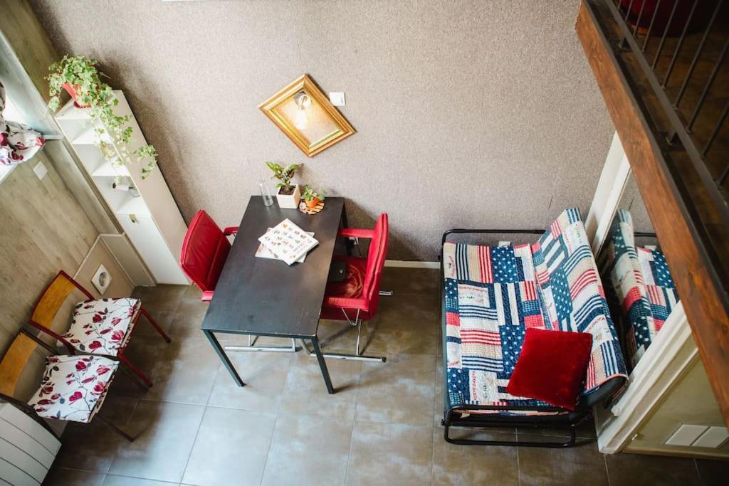 Quartier Belleville 20m2 Avec Mezzanine Parigi